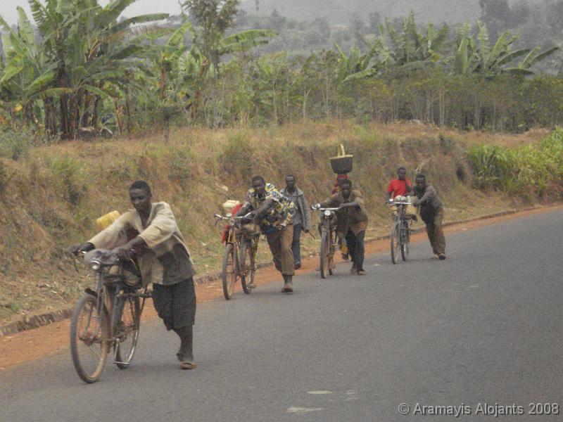 BURUNDI - Market road (11)